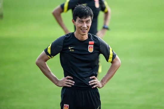 目前芝加哥火焰、洛杉矶FC、洛杉矶银河以及迈阿密国际都是能够签下莱万的。